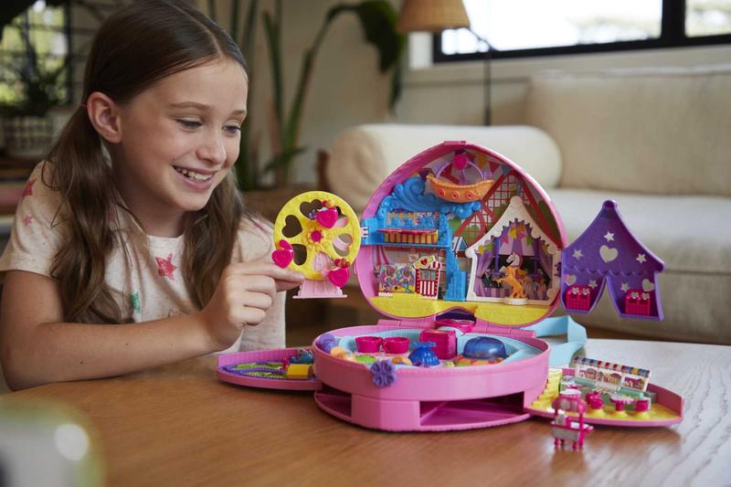 Imagem de Polly Pocket - Mochila Parque Temático Compacta com 2 Micro Bonecas e Acessórios