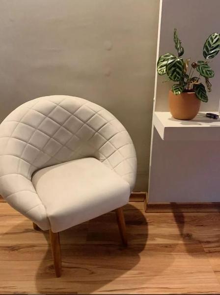 Imagem de Poltrona Sala para Manicure Decorativa Ibiza Cadeira Estofada Resistente Escritório Recepção