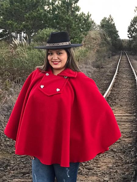Poncho Baeta pala unissex para o inverno em lã batida - SELARIA SERRANO Poncho Baeta pala unissex para o inverno em lã batida - SELARIA SERRANO