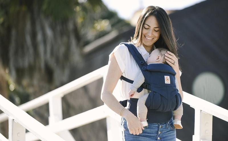 Imagem de Porta-bebês Ergobaby Omni 360 All-Position Midnight Blue