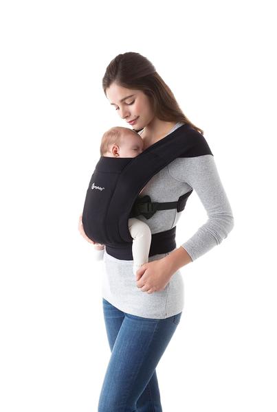 Imagem de Porta-embrulhos para bebês Ergobaby Embrace Cozy Newborn Pure Black