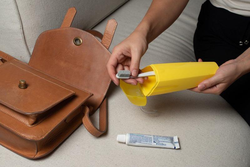 Porta Escovas Creme Dental Portátil Bolsa Mala Viagem Estojo Banheiro - UP 2000 Ou Imagem de Porta Escovas Creme Dental Portátil Bolsa Mala Viagem Estojo Banheiro - UP 2000 Ou