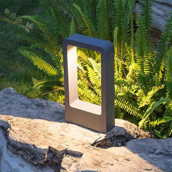 Imagem de Poste Balizador de Jardim Side Preto 30cm Led 10W 3000K Bivolt IP66