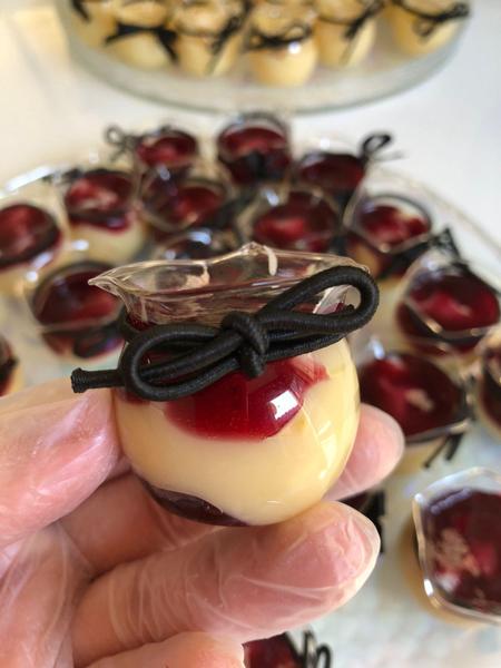 Potinho de vidro para doce de colher (kit com 30 unidades/25 a 30 ml) - valeriaartesanatoemvidro Imagem de Potinho de vidro para doce de colher (kit com 30 unidades/25 a 30 ml)