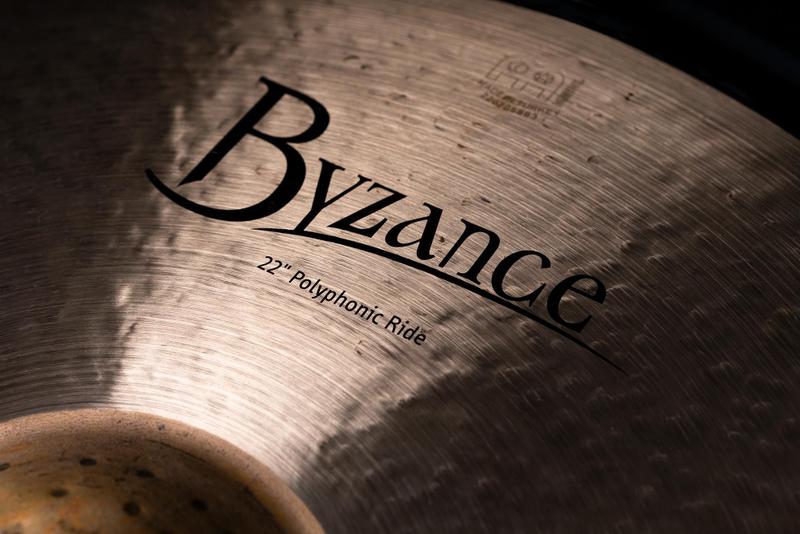 Imagem de Prato Bateria Meinl Byzance Traditional Polyphonic Ride 22