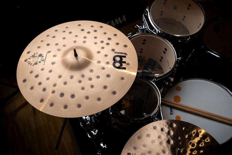 Imagem de Prato De Bateria Meinl Pure Alloy Extra Hammered Crash 18