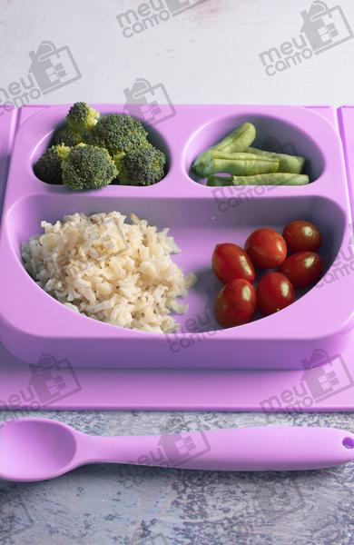 Prato de Silicone Portátil Infantil Para Bebês Com Repartições Ventosas Tampa e Livre de BPA mimo6612 - Mimo Style Imagem de Prato de Silicone Portátil Infantil Para Bebês Com Repartições Ventosas Tampa e Livre de BPA mimo6612
