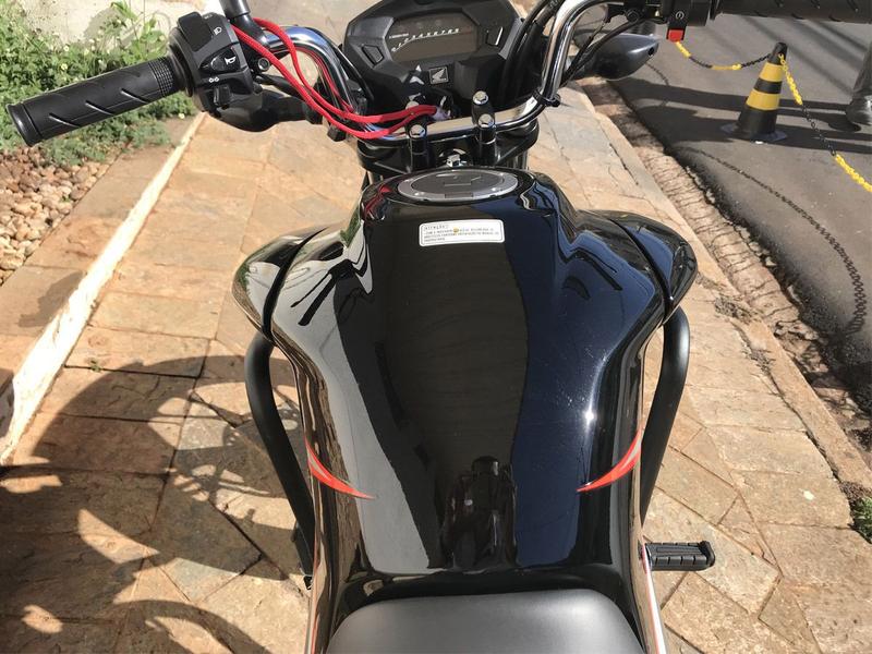 Imagem de Protetor de Motor e Carenagem Coyote Preto com Pedais - CG Titan / Fan & Start 160 - Honda