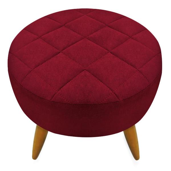 Imagem de Puff Banqueta Redondo Maitê Matelasse Para Sala Quarto Penteadeira Suede Vermelho Pés Natural