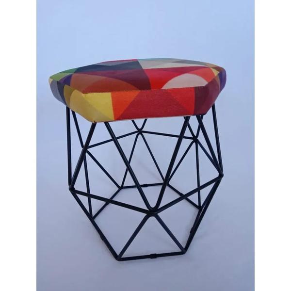 Imagem de Puff Decorativo Aramado Hexagonal Triângulo Colorido