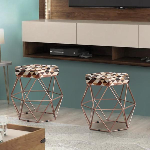 Imagem de Puff Decorativo Onix Com Armação Bronze Para Sala Em Suede