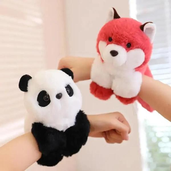 Imagem de Pulseira de Pelúcia Panda 25cm - Anel de Mão Macio para Crianças