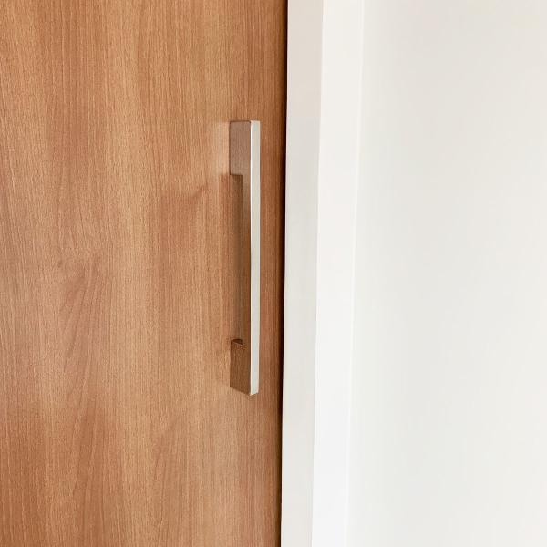 Puxador Duplo Para Porta Pivotante Em Aço Inox Twin 40cm - DECORPLACE Imagem de Puxador Duplo Para Porta Pivotante Em Aço Inox Twin 40cm
