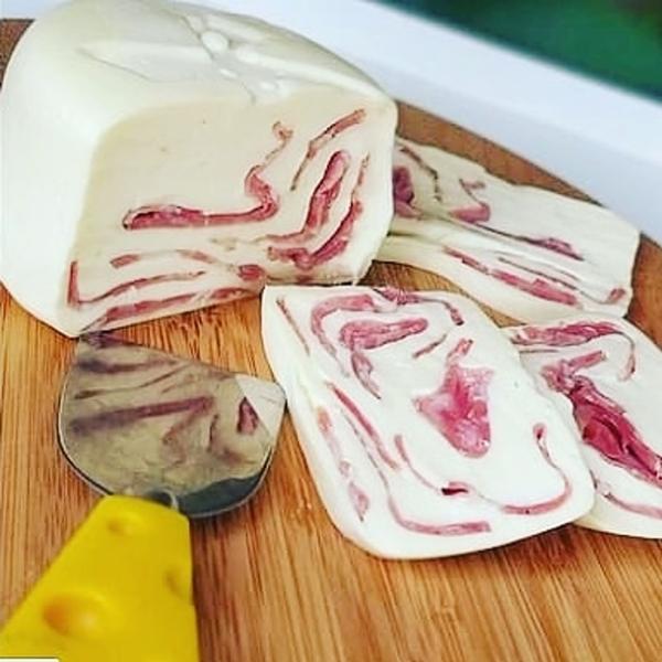 Imagem de Queijo Trufado com Requeijão com Salame 500g .