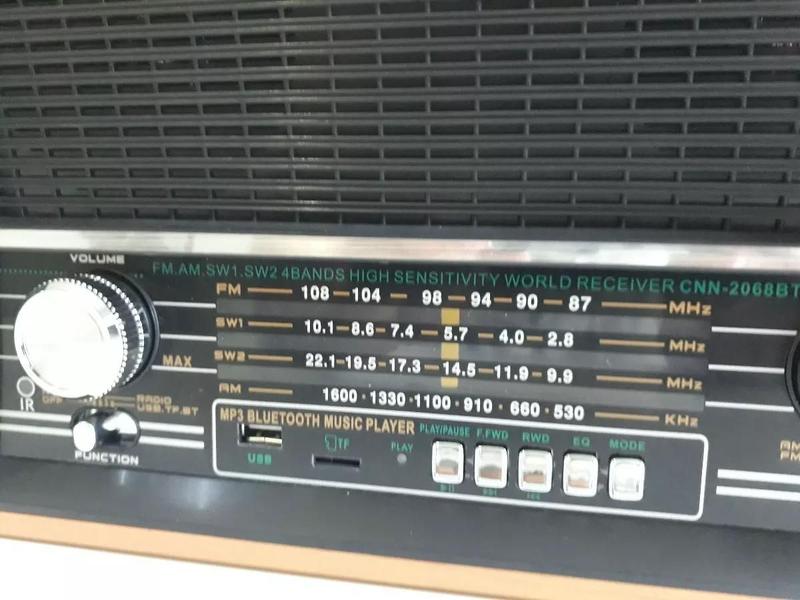 Imagem de Rádio Portátil estilo retrô/Vintage Bluetooth Mp3 Aux Bivolt