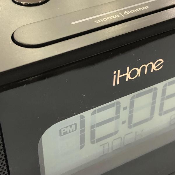 Imagem de Rádio Relógio Com Caixa De Som Usb - Ihome Hpn38 Bivolt