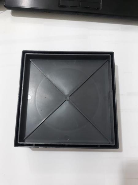 Ralo Invisível 15x15 Banheiro Cola Piso/Porcelanato com Tela Anti Insetos - Ficone Reis Imagem de Ralo Invisível 15x15 Banheiro Cola Piso/Porcelanato com Tela Anti Insetos