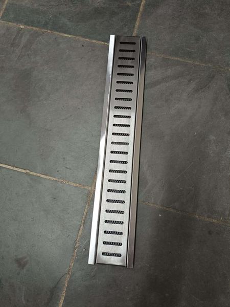 Ralo Linear 10x60 Inox 304 com Aro e Tela Anti Escorpião - Ficone & Reis Imagem de Ralo Linear 10x60 Inox 304 com Aro e Tela Anti Escorpião