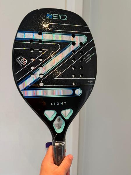 Raquete de Beach Tennis Light Leo Branco Zeiq 3K com tratamento
