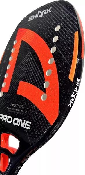 Imagem de Raquete De Beach Tennis Shark Pro One 2023 Carbono