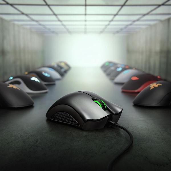 Razer DeathAdder Essential Gaming Mouse: Sensor óptico de 6400 DPI - 5 botões programáveis - Interruptores mecânicos - Punhos laterais de borracha - Branco mercúrio Imagem de Razer DeathAdder Essential Gaming Mouse: Sensor óptico de 6400 DPI - 5 botões programáveis - Interruptores mecânicos - Punhos laterais de borracha - Branco mercúrio