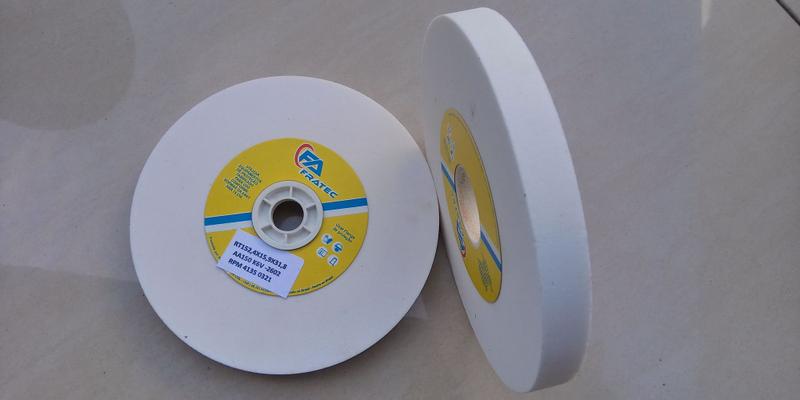 Rebolo Esmeril P/afiação 152 x 16 X 31,8 BUCHA 12,7 Grão 150 - FRATEC Imagem de Rebolo Esmeril P/afiação 152 x 16 X 31,8 BUCHA 12,7 Grão 150