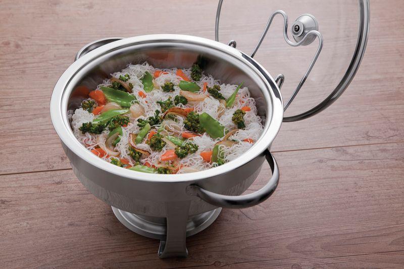 Rechaud redondo em aco inox banho maria com suporte para tampa e fogareiro 7 l tramontina Imagem de Rechaud redondo em aco inox banho maria com suporte para tampa e fogareiro 7 l tramontina