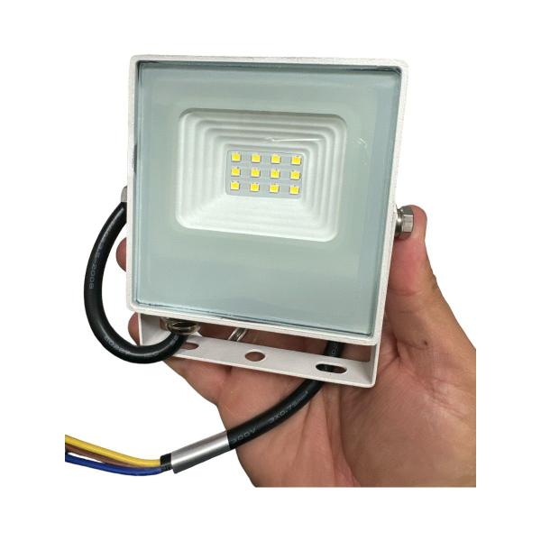 Imagem de Refletor Lorenzetti IP65 Bivolt Externo Branco 10w850 Lumens