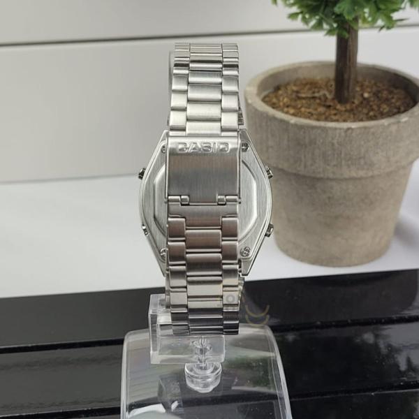 Imagem de Relógio Casio Feminino Digital Vintage Glitter Prata B640WDG-7DF