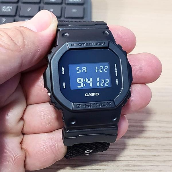 Imagem de Relógio Casio Masculino Digital G-Shock DW-5600BBN-1DR