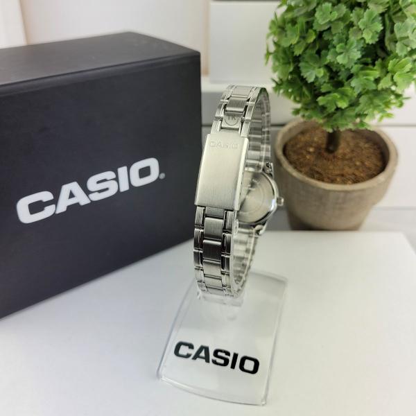 Imagem de Relógio de Pulso Casio Feminino Analógico Resistente Àgua Casual Redondo Pequeno Aço Inox Quartz Estiloso Clássico Prata LTP-V002D-7BUDF