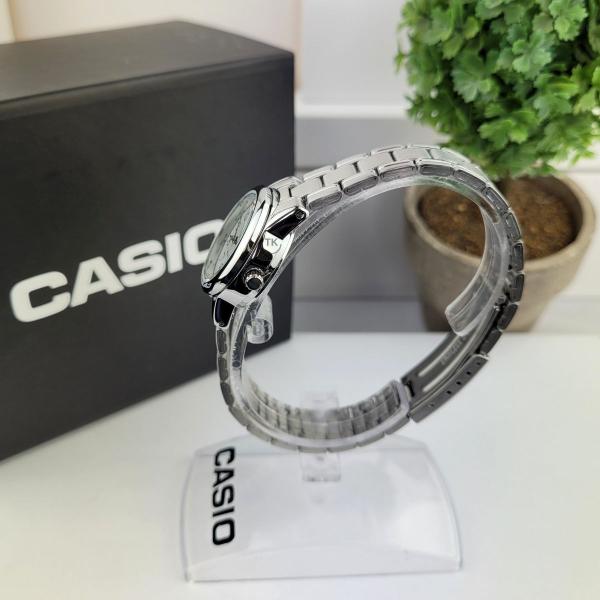 Imagem de Relógio de Pulso Casio Feminino Analógico Resistente Àgua Casual Redondo Pequeno Aço Inox Quartz Estiloso Clássico Prata LTP-V002D-7BUDF