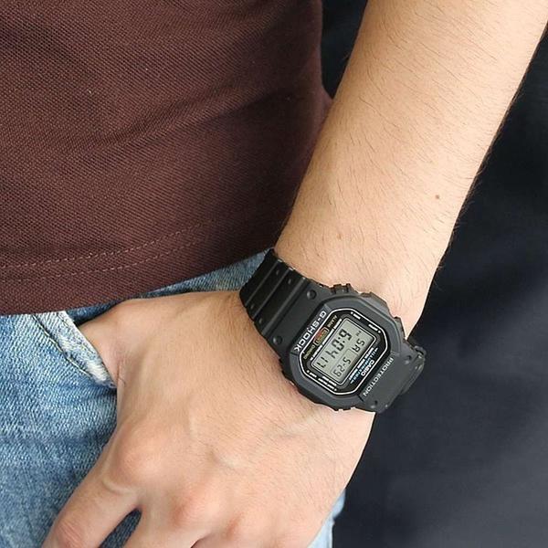 Imagem de Relógio de Pulso Casio G-Shock Robusto Masculino Digital Preto Esportivo Prova dágua 20 ATM Resistência á Choques Esportivoi DW-5600E-1VDF