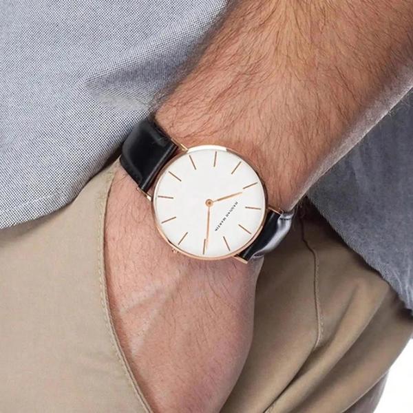 Relógio de Quartzo Masculino à Prova d'Água - Mostrador Dourado e Pulseira de Couro Imagem de Relógio de Quartzo Masculino à Prova d'Água - Mostrador Dourado e Pulseira de Couro