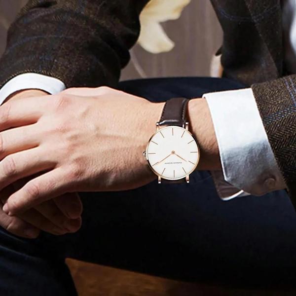 Relógio de Quartzo Masculino à Prova d'Água - Mostrador Dourado e Pulseira de Couro Imagem de Relógio de Quartzo Masculino à Prova d'Água - Mostrador Dourado e Pulseira de Couro
