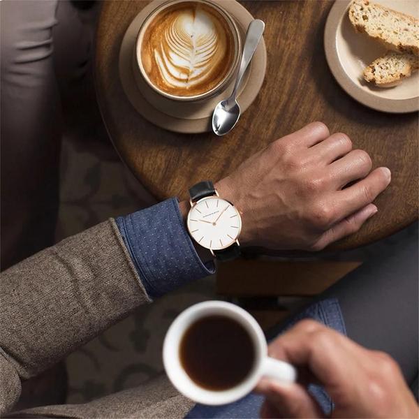 Imagem de Relógio de Quartzo Masculino à Prova d'Água - Mostrador Dourado e Pulseira de Couro