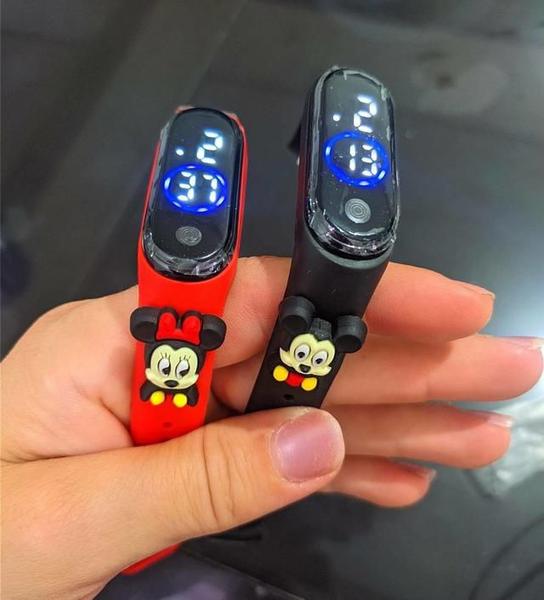 Imagem de Relógio Digital LED Infantil para Crianças Esportivo Eletrônico Personagens Disney Mickey Miney Minnie Mouse Prova água