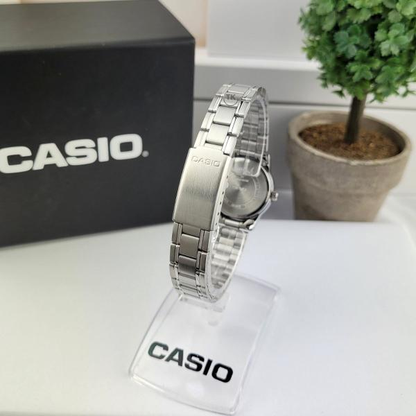 Imagem de Relógio Feminino Casio Vintage Redondo Classico Analógico Prata Pequeno Redondo Resistente Água Casual Social  LTP-V002D-1BUDF