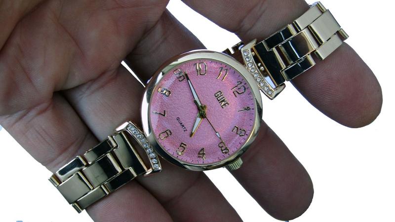 Imagem de Relogio Feminino Dourado Fundo Rosa Quartzo-D 