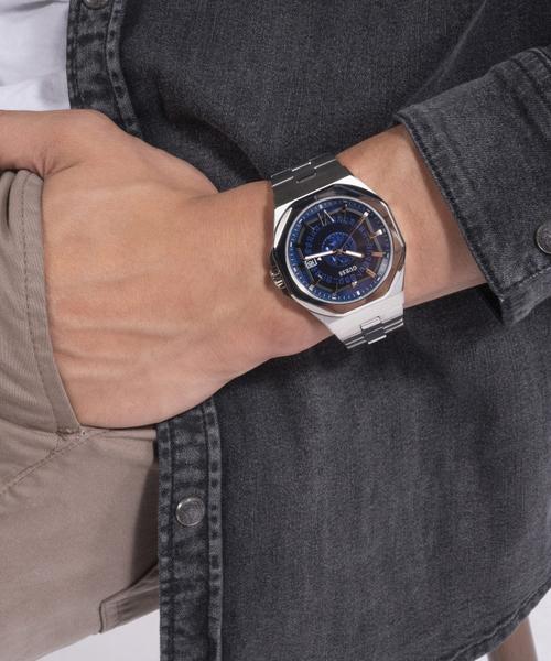 Imagem de Relógio GUESS para homens, estojo de 42 mm, pulseira prateada, mostrador azul