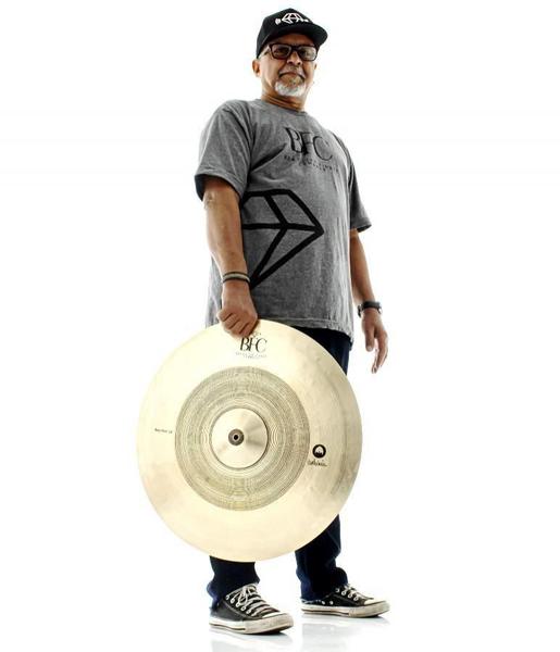 Imagem de Ride BFC Brazilian Finest Cymbals Signature CARLOS BALA 22 CBR22 em Bronze B20 Versátil e Definido