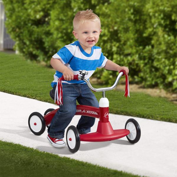 Ride On Toy Radio Flyer Scoot-About para crianças de 1 a 3 anos Imagem de Ride On Toy Radio Flyer Scoot-About para crianças de 1 a 3 anos