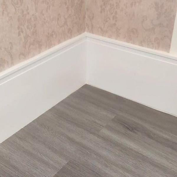 Imagem de Rodapé de Poliestireno 20cm x 15mm Frisado Metro Linear Casa Grassi - caixa com 2,4 m - Branco