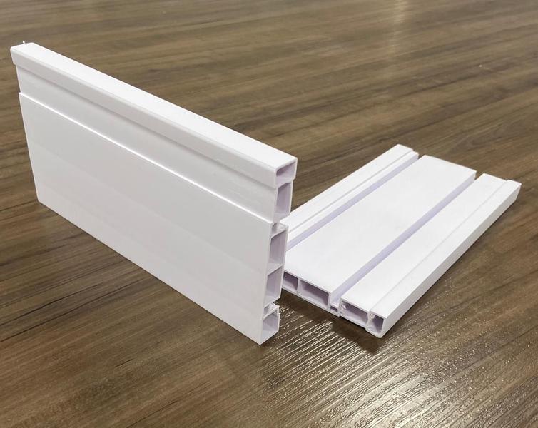 Imagem de Rodapé De Pvc Branco Real 10cm Kit com 12 Metros