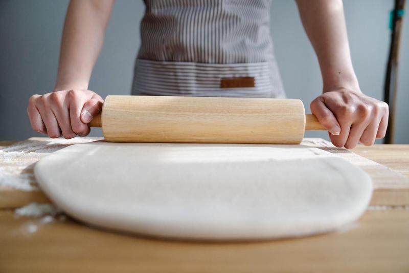 Imagem de Rolo Com Cabo Giratório - Rolo de Massa Pizza Pão Macarrão Madeira 43cm - PANAMI