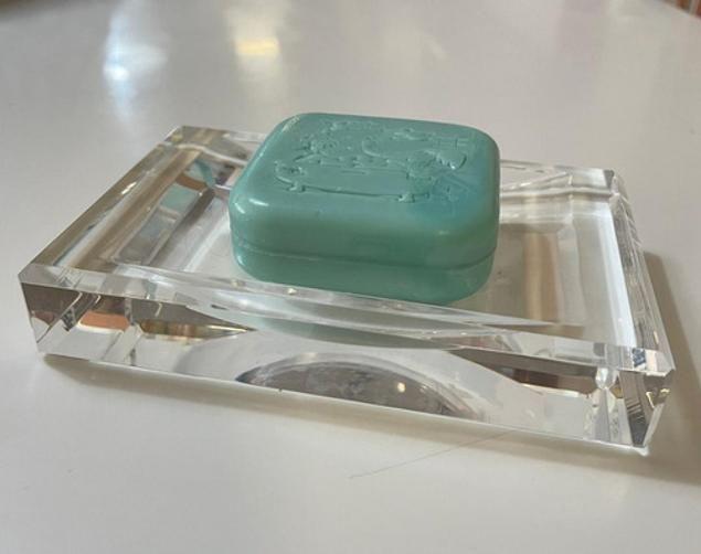 Saboneteira Acrílico Top Banheiro Lavabo Pia - Exhimia Imagem de Saboneteira Acrílico Top Banheiro Lavabo Pia