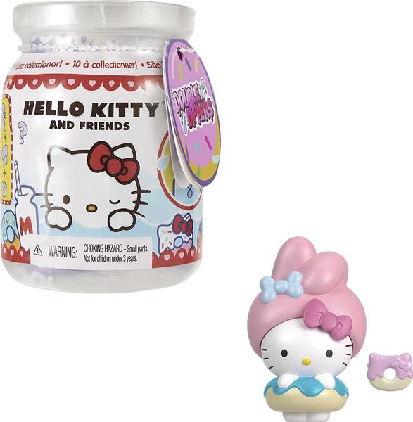 Imagem de Sanrio Hello Kitty Double Dippers Figuras Colecionáveis (2-in) com acessórios de chapéu e sobremesa, pacote cego surpresa, mergulho na água para mudança de cor Diversão, Grande Presente para Idades 4Y+