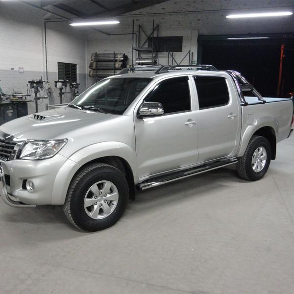 Imagem de Santo Antônio Hilux 2005 a 2015 com barra Cromado