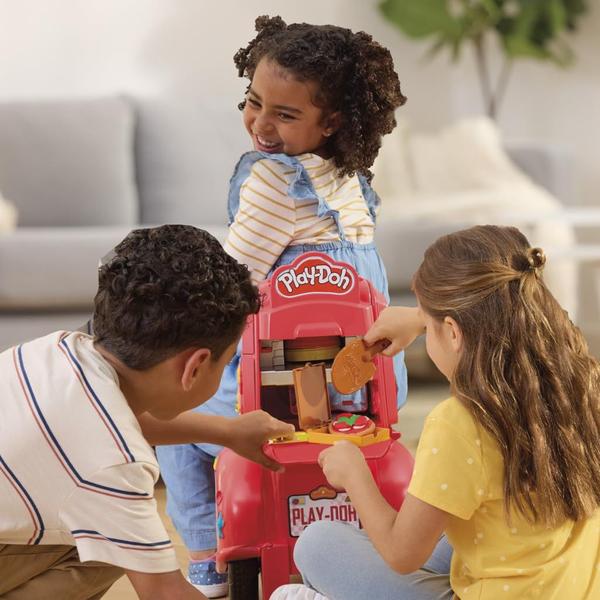 Imagem de Scooter de entrega de pizza Ride-On Playset Play-Doh para crianças de 3 a 5 anos