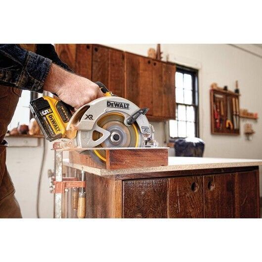 Imagem de Serra Circular Dewalt Brushless 7.1/4 20V Max Xr Li-Ion Solo